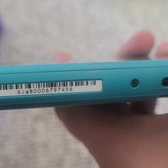 Nintendo Switch Lite - Picture 5 of 8